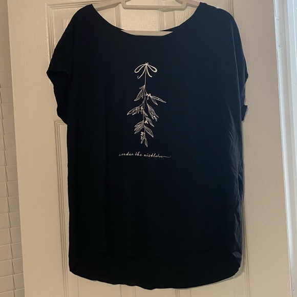 Maurices Tee - Picture 1 of 2